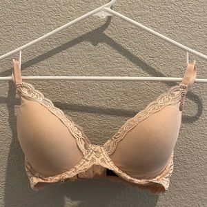 Natori bra, NWOT, size 34D.
